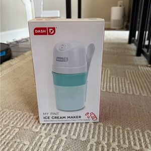 Ash My Pint Ice Cream Maker - Aqua